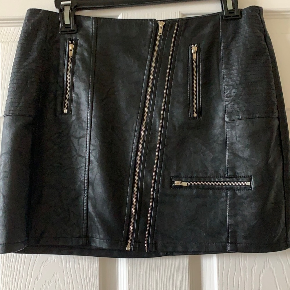 Black Zipper Skirt
